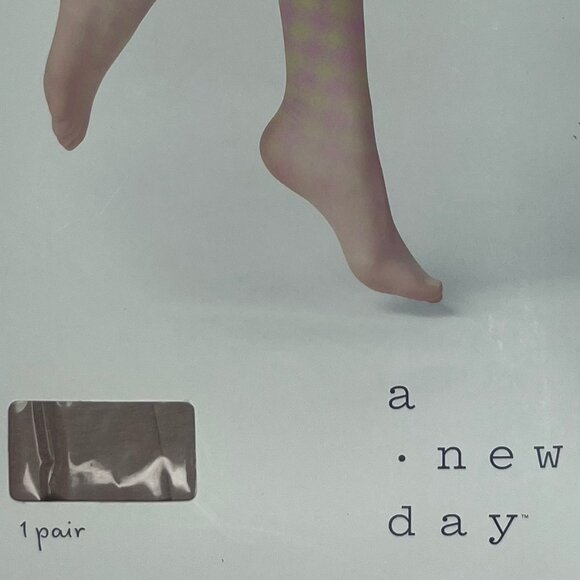 A New Day Sheer Hosiery Pantyhose Size Medium/Large Sand New Light Shine - Picture 4 of 6